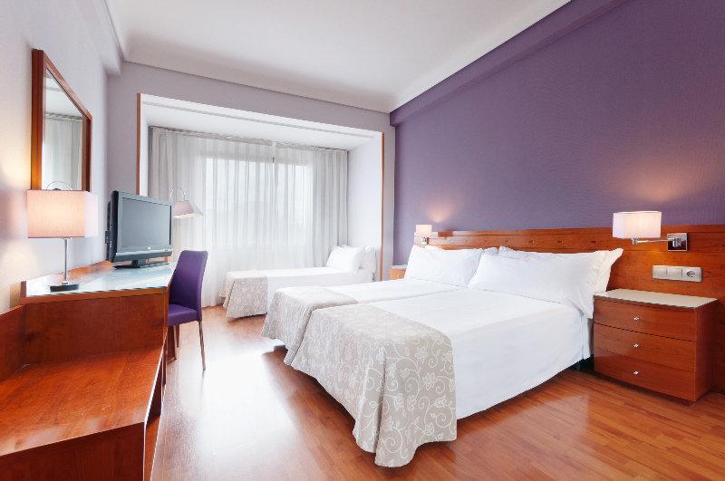 Hotel Madrid Centro, Affiliated By Melia Екстер'єр фото
