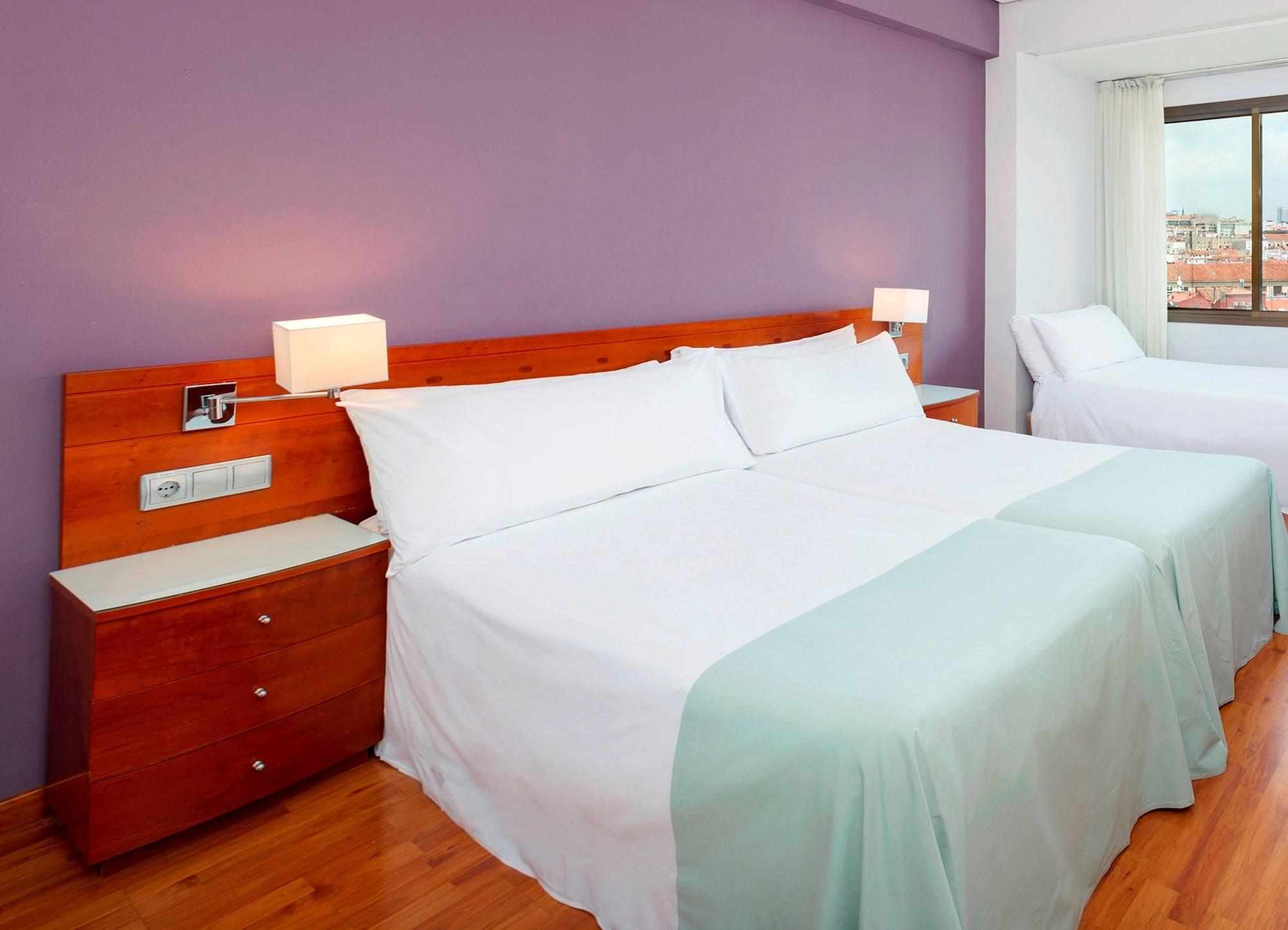 Hotel Madrid Centro, Affiliated By Melia Екстер'єр фото