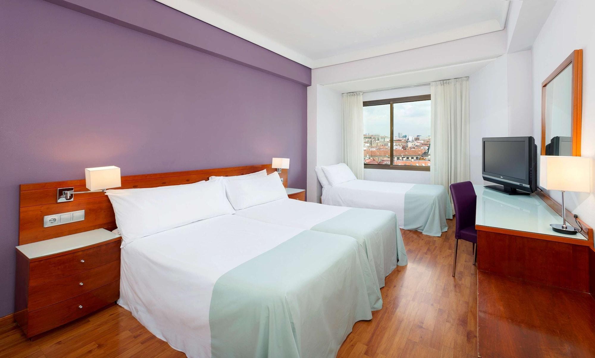 Hotel Madrid Centro, Affiliated By Melia Екстер'єр фото