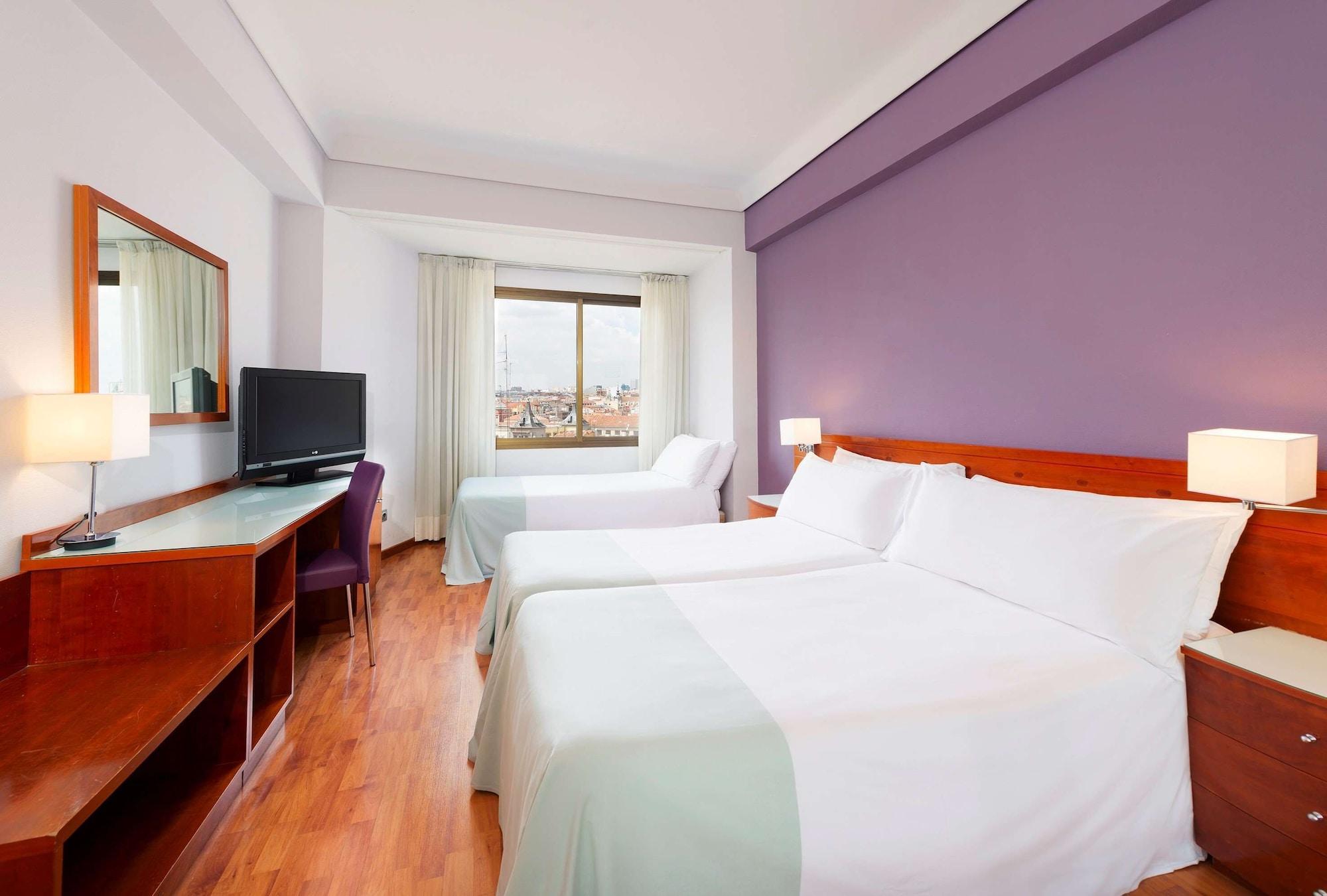 Hotel Madrid Centro, Affiliated By Melia Екстер'єр фото