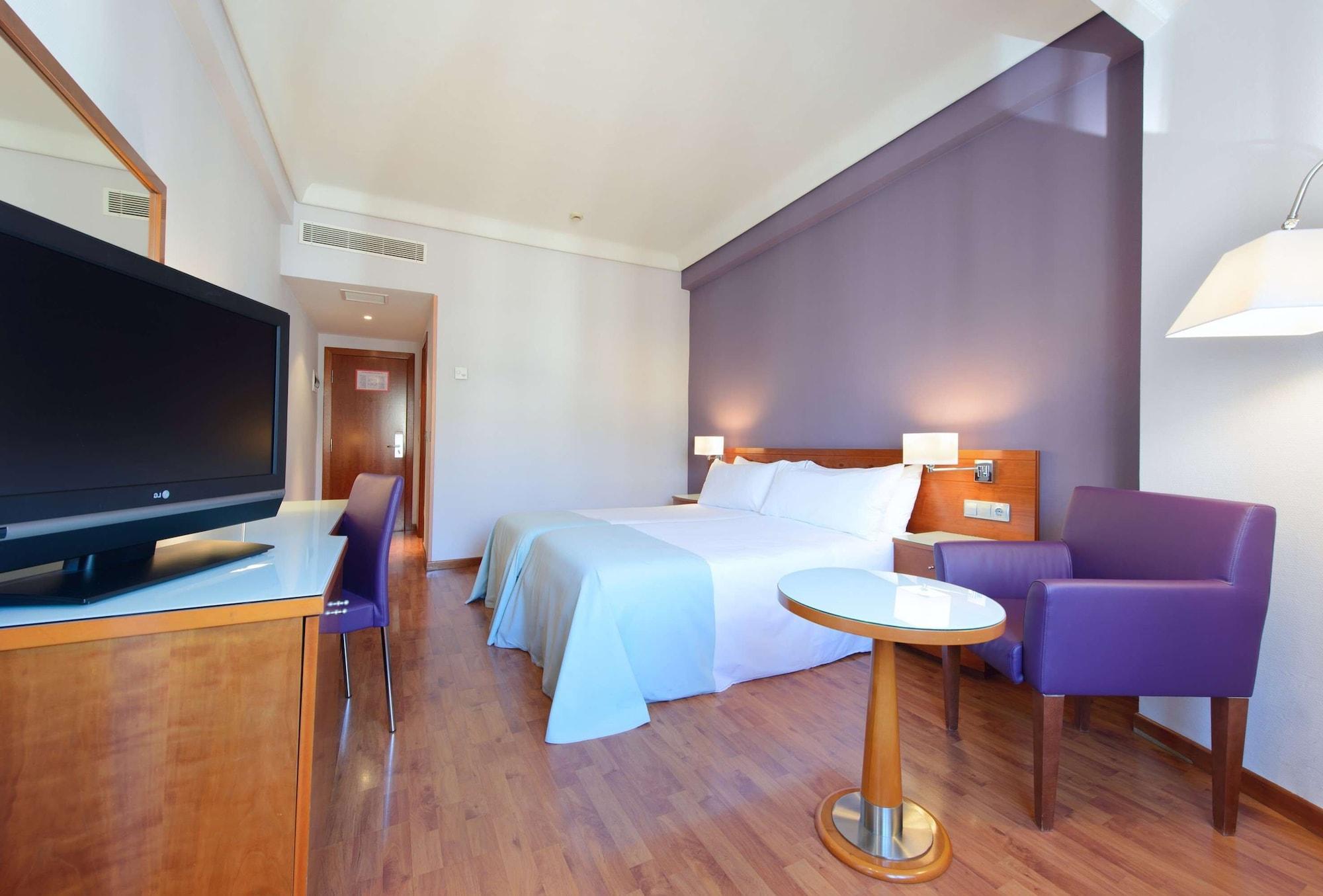 Hotel Madrid Centro, Affiliated By Melia Екстер'єр фото