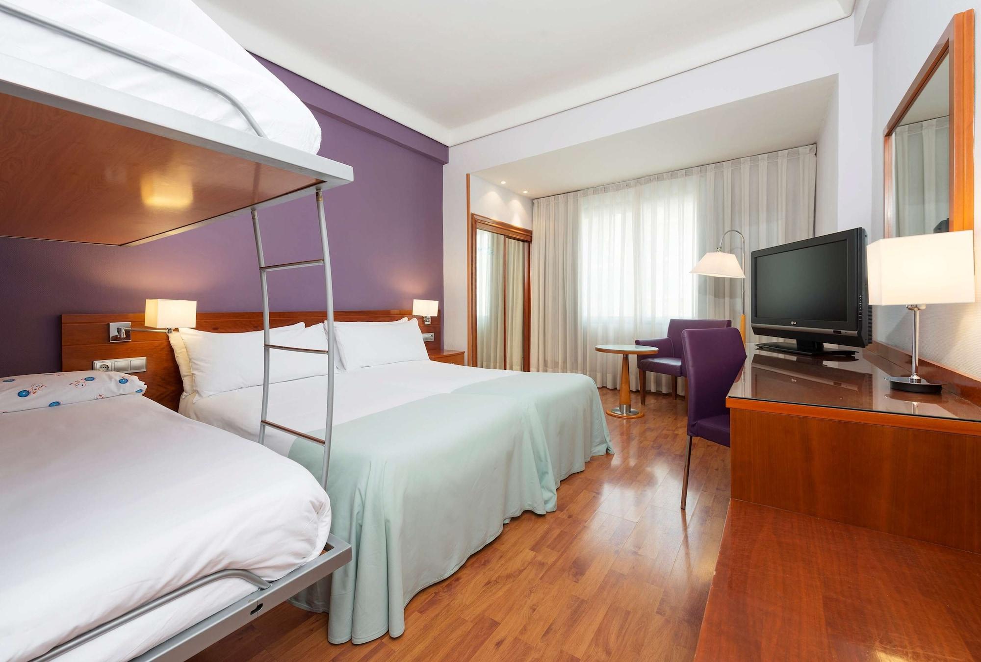 Hotel Madrid Centro, Affiliated By Melia Екстер'єр фото