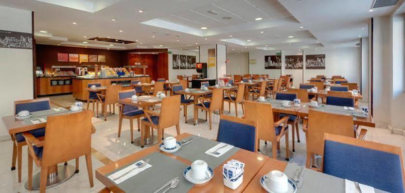 Hotel Madrid Centro, Affiliated By Melia Екстер'єр фото