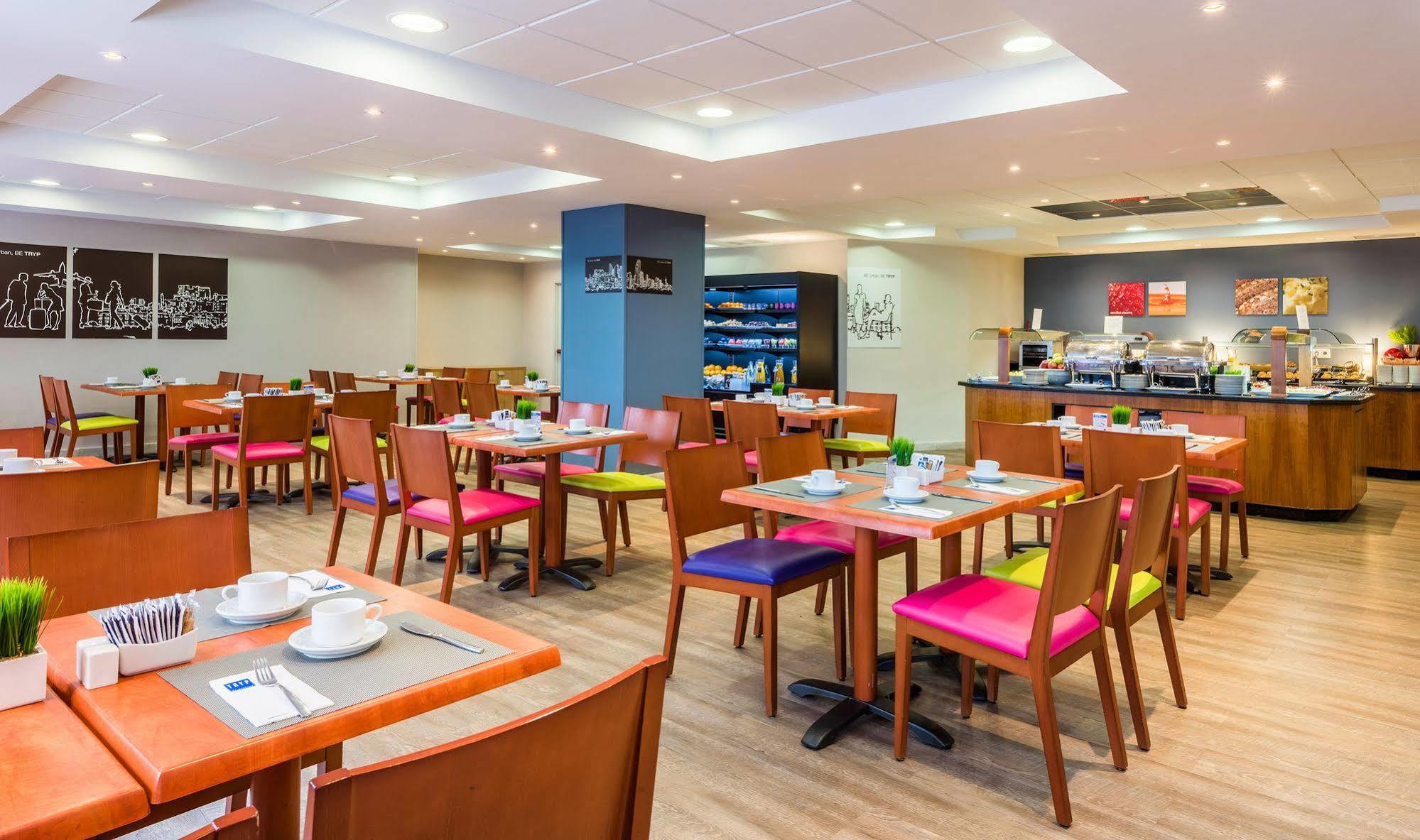 Hotel Madrid Centro, Affiliated By Melia Екстер'єр фото