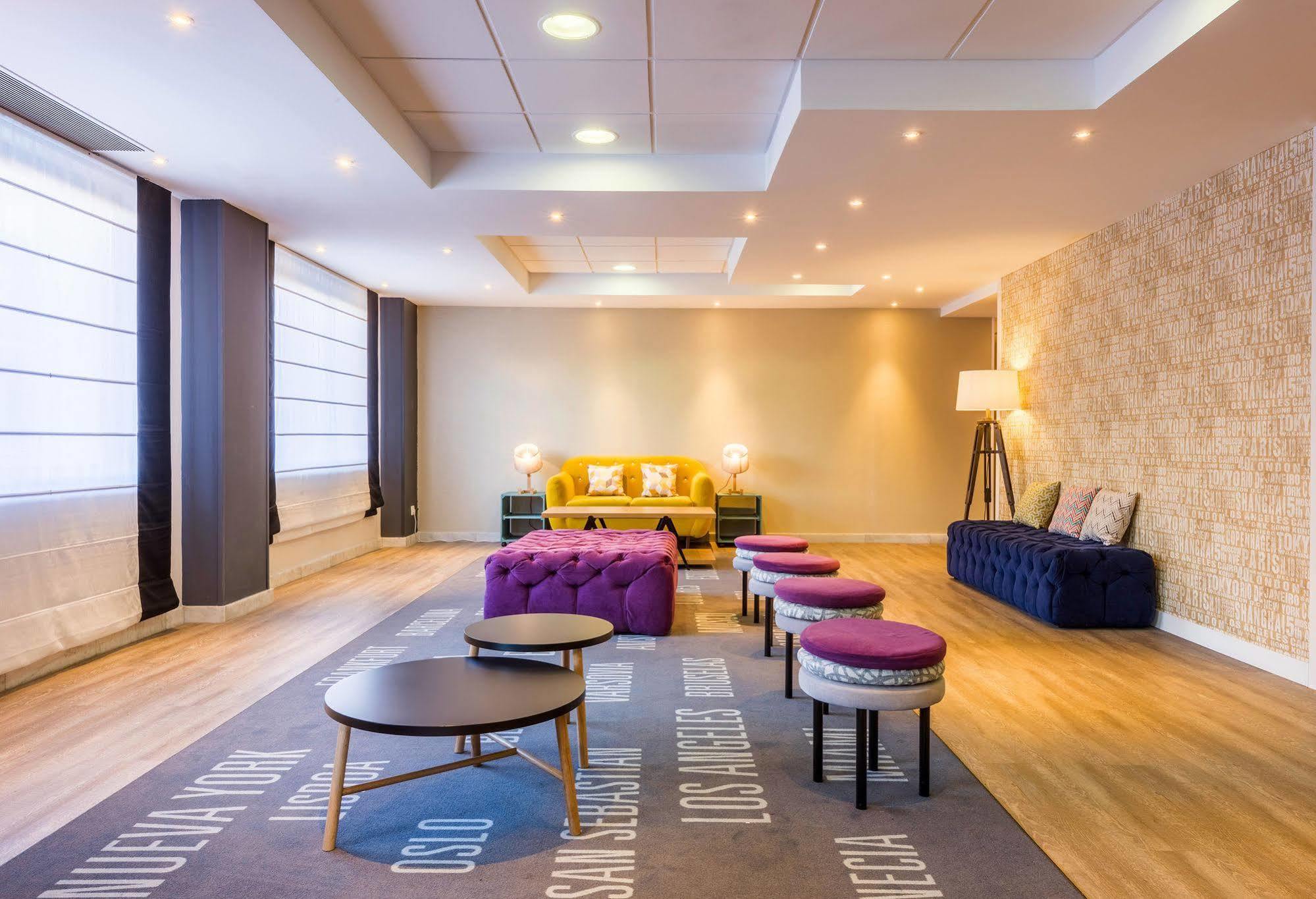 Hotel Madrid Centro, Affiliated By Melia Екстер'єр фото